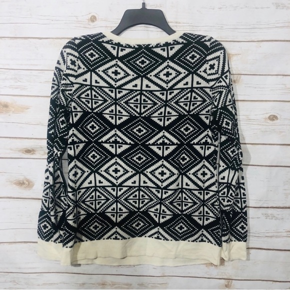 Banana Republic Aztec Style Sweater - Picture 7 of 9
